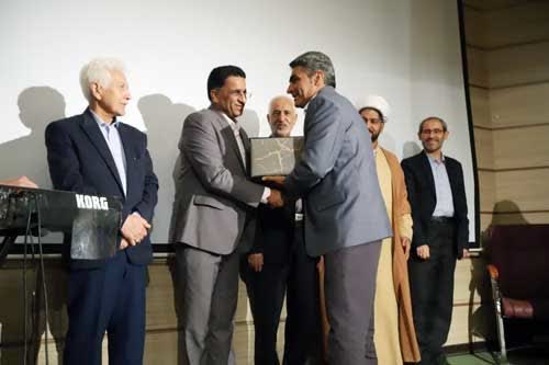 همکار روابط عمومی مخابرات منطقه یزد مدرس برتر دانشگاه شد