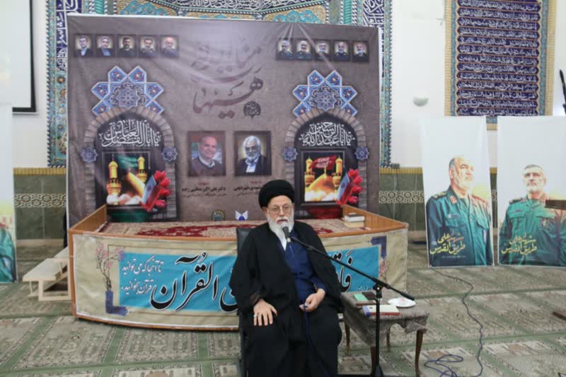 باید با علم و دانش با دشمنان اسلام پیکار کرد/ صلح تحمیلی از نظر اسلام پذیرفته نیست