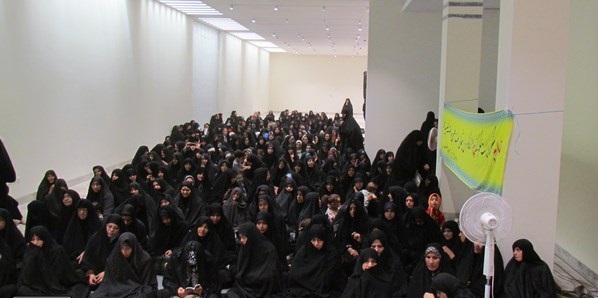 حضور حماسی بانوان یزدی در اجتماع «عهد خون»