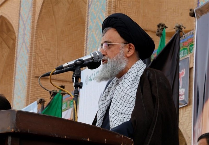 امام‌جمعه موقت یزد: خبرنگاران از نشر اخبار گمراه‌کننده پرهیز کنند