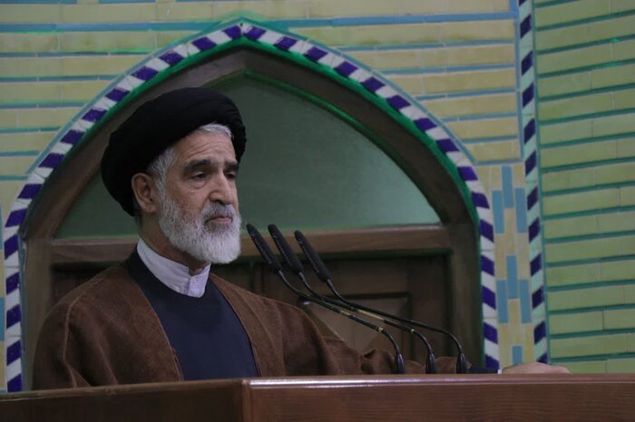 امام جمعه موقت یزد: تعلیم و تربیت، اساس آفرینش و مسئولیت مشترک خانه و مدرسه