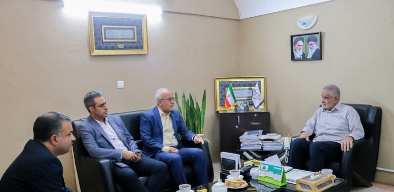 توسعه خدمات درمانی و آموزشی ؛ محور دیدار رئیس دانشگاه آزاد و بیمارستان شاه ولی یزد با دکتر جوکار