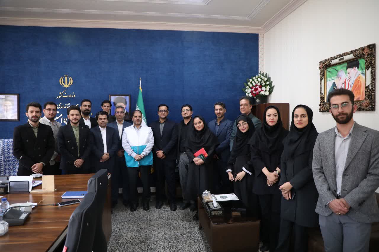 معاون استاندار یزد: فعالیت‌های حوزه جوانان در شبکه «ایران‌یاران» منسجم شود / از موازی‌کاری پرهیز کنید