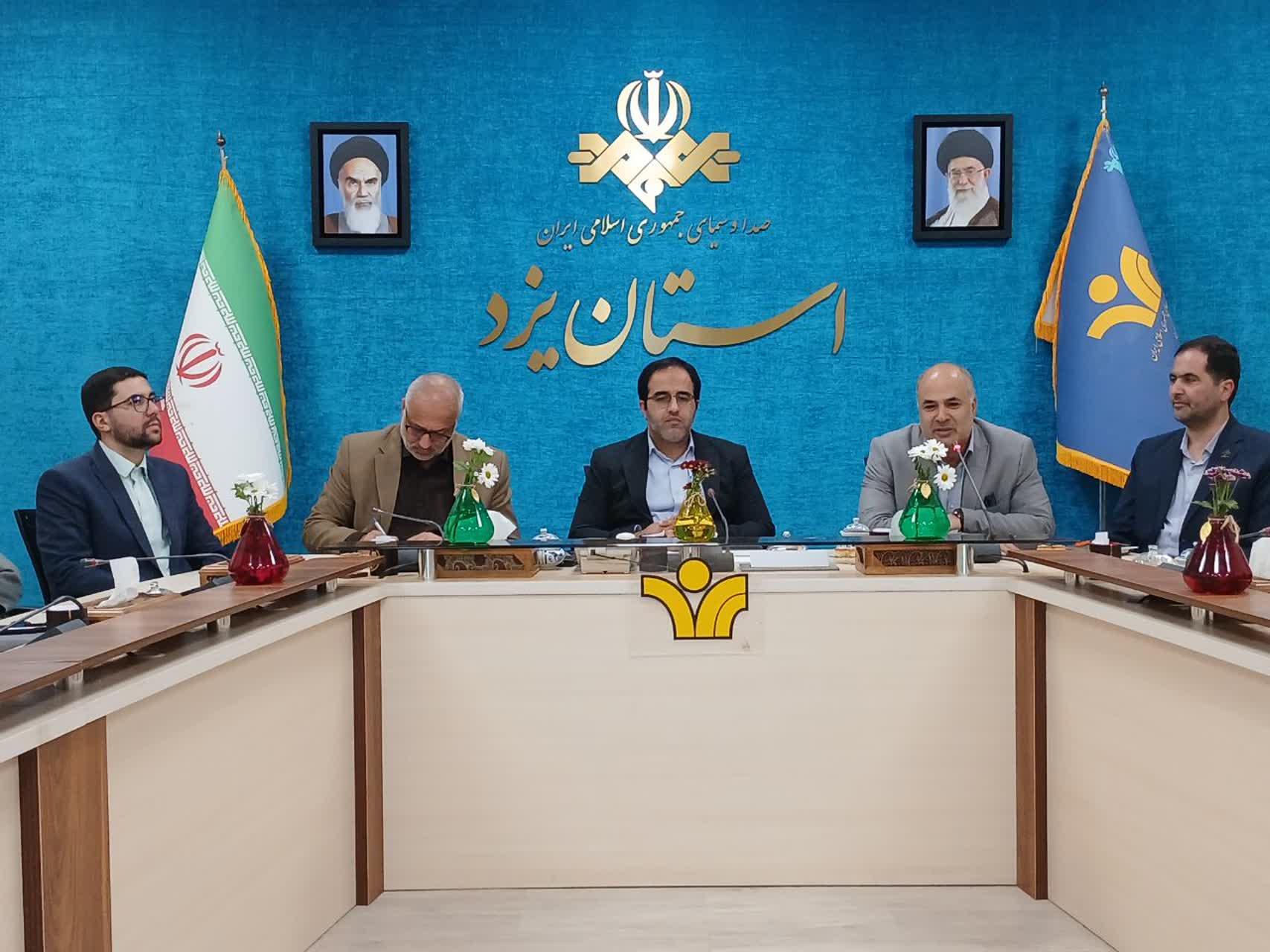 هم افزایی، وحدت و همراهی مسئولان با رسانه ها را راه برون رفت از مشکلات/صدا و سیما باید مردمی باشد نه دولتی/خبرنگاران صدا و سیما با تولید برنامه فرهنگی به دغدغه های مردم رسیدگی کنند