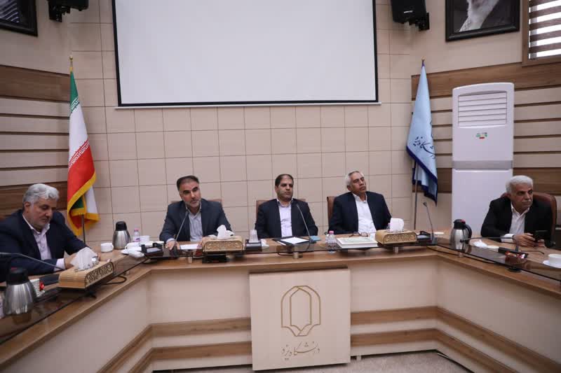 تأکید معاون استاندار یزد بر تقویت اختیارات دانشگاه‌ها و ایجاد فضای پویا دانشجویی / تحصیل در جهانشهر یزد زمینه ساز بهره مندی از ظرفیت های غنی دیار دارالعباده و دارالعلم