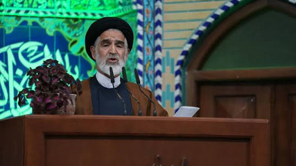 امام‌جمعه موقت یزد: مسئولان باید با خردمندی، وحدت را حفظ کنند