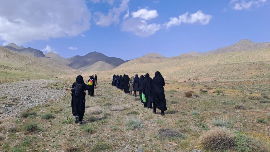 همایش کوهنوردی بانوان کادر سپاه الغدیر استان یزد