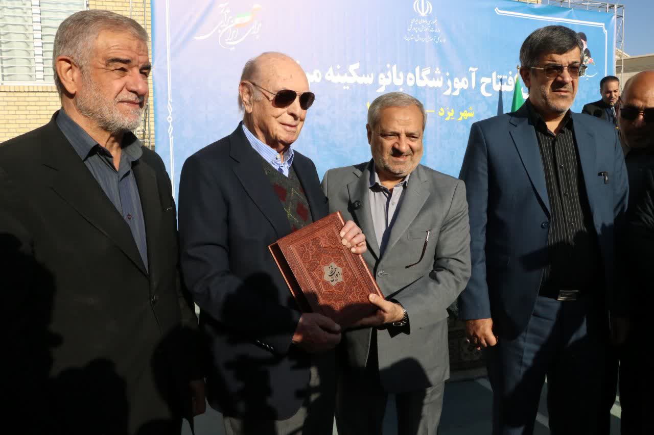 جوکار خطاب به وزیر آموزش و پرورش: خیرین یزدی به تعهد خود عمل کرده‌اند؛ دولت برای تکمیل ۹۰ مدرسه نیمه‌ساز پای کار بیاید