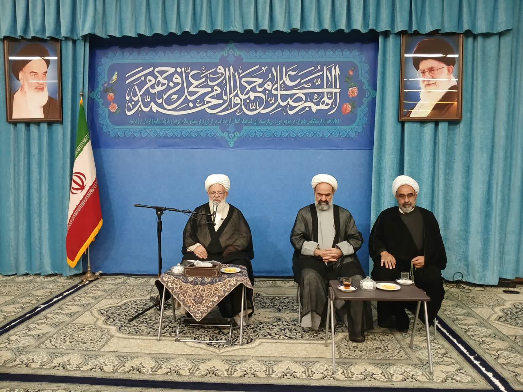 امام جمعه یزد: مسئولان باید اهتمام داشته باشند کوتاهی و بی‌توجهی به حوزه اطلاع رسانی و رسانه موجب سیطره یافتن دشمنان بر ما خواهد شد/خبرنگاران هر سخنی را با تدبر و براساس مدارک و منابع موثق منتشر کنند