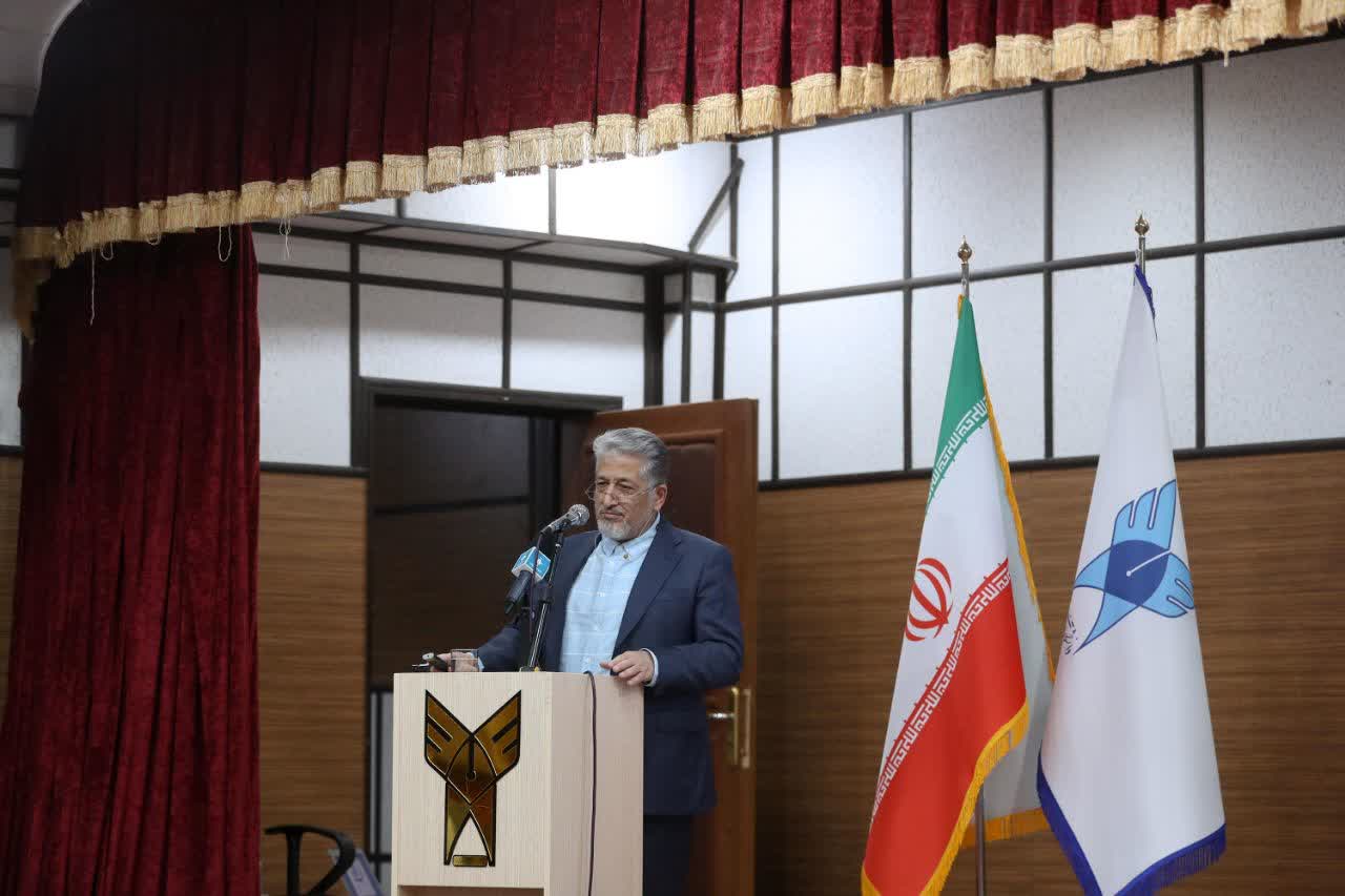 دکتر بیژن رنجبر در اولین همایش ملی جهت‌گیری الهی اعلام کرد:  کلاس درس باید با گرمای ایمان از سیستم بسته خارج شود