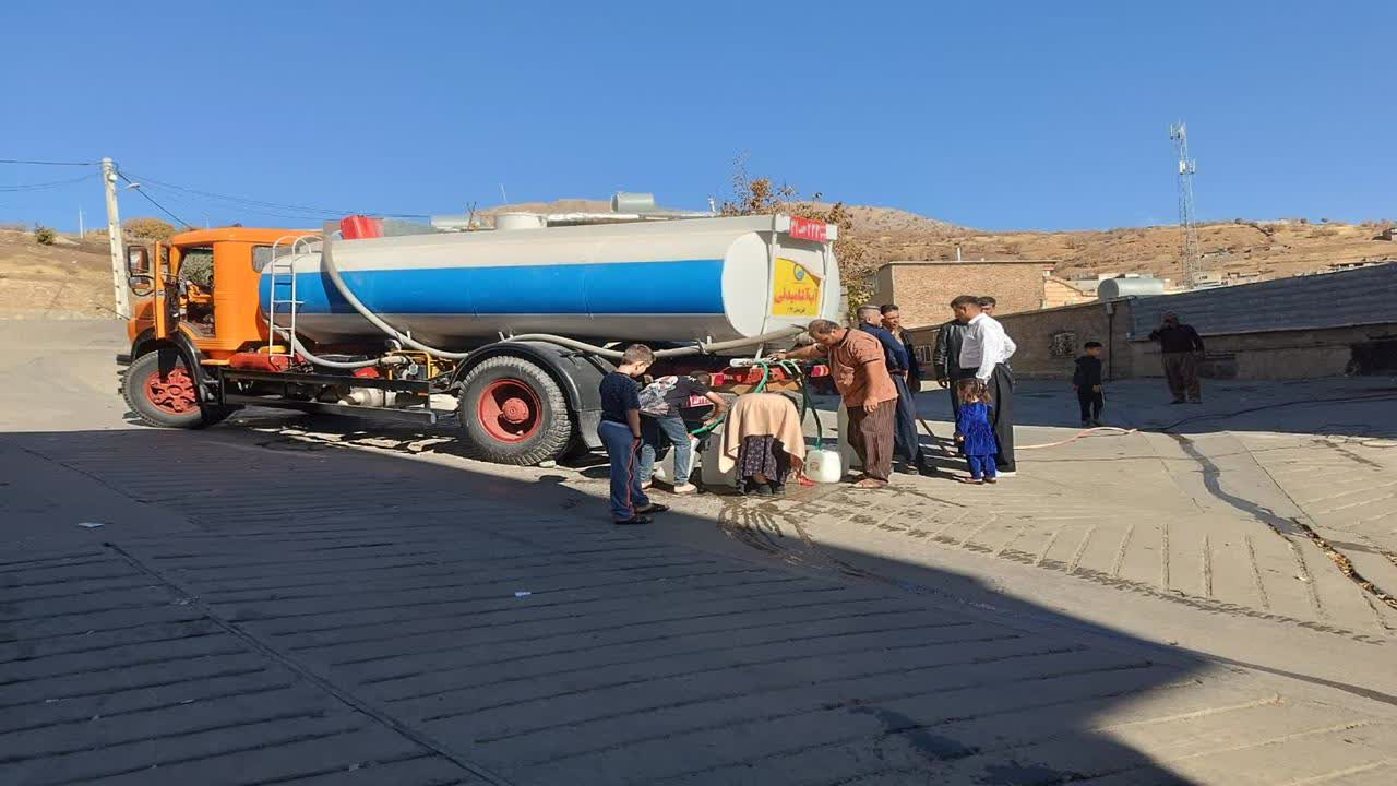 اعزام تانکر آبرسانی از یزد به بانه برای خدمت‌رسانی به مردم