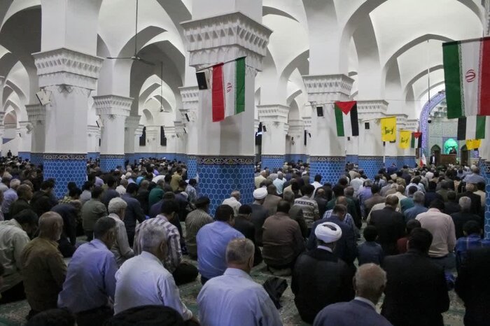 امام جمعه موقت یزد: شهادت دانشمندان هسته‌ای ملت را بیدار کرد/مراقب آسیب به اقشار ضعیف در اصلاحات اقتصادی باشید