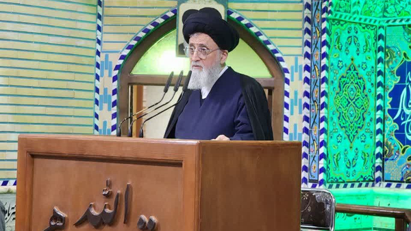 امام‌جمعه موقت یزد: سرمایه‌گذاری در فناوری‌ راه مقابله با سلطه غرب است/باید از نعمت جمهوری اسلامی برای پیشرفت بهره ببریم