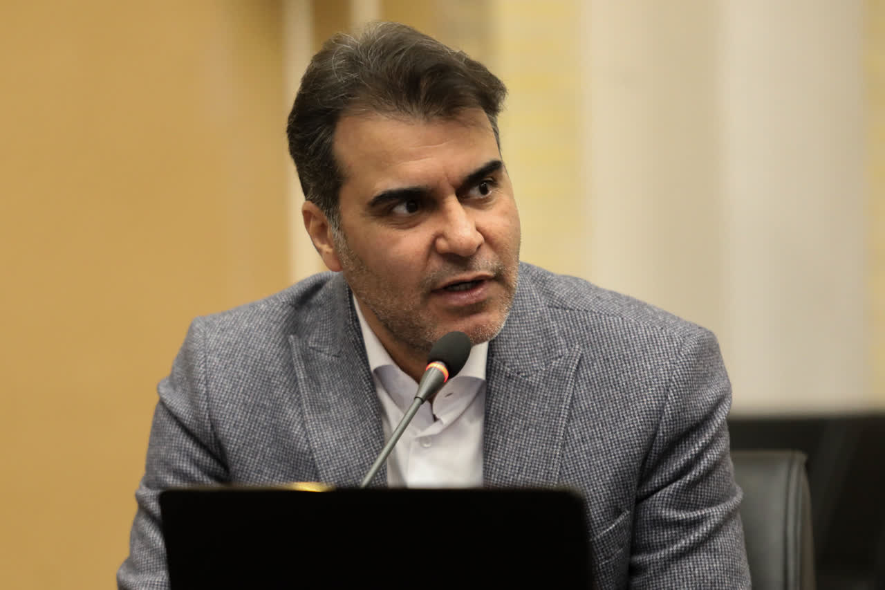 سرپرست معاونت برنامه‌ریزی و توسعه اقتصادی سازمان مدیریت و برنامه‌ریزی استان یزد: یزد پیشگام تدوین برش استانی برنامه هفتم توسعه؛ شناسایی 350 پروژه در قالب یزدِ پایدار