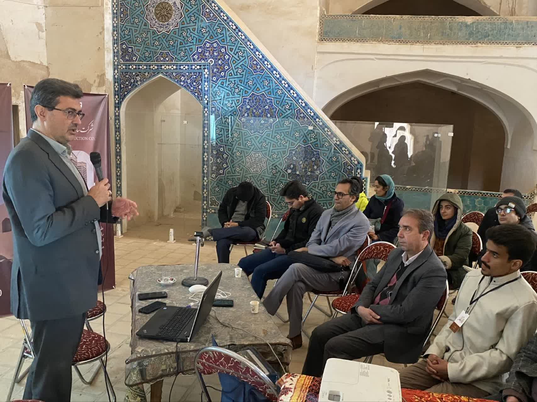 باز خوانی معماری تاریخی در دل اشکذر/  نشست تخصصی مرمت در مجموعه تاریخی سلطان بندرآباد