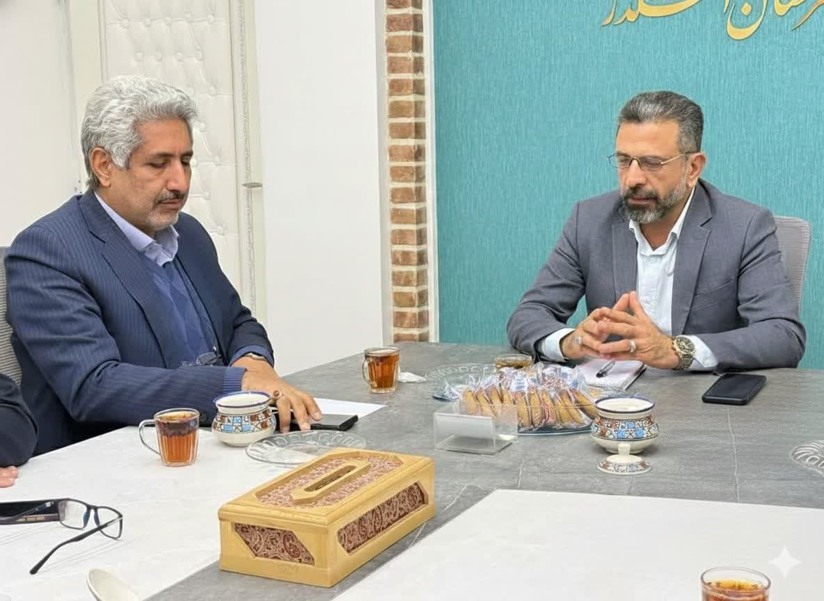 دیدار مدیر مخابرات منطقه یزد با فرماندار اشکذر با محوریت توسعه فیبر نوری