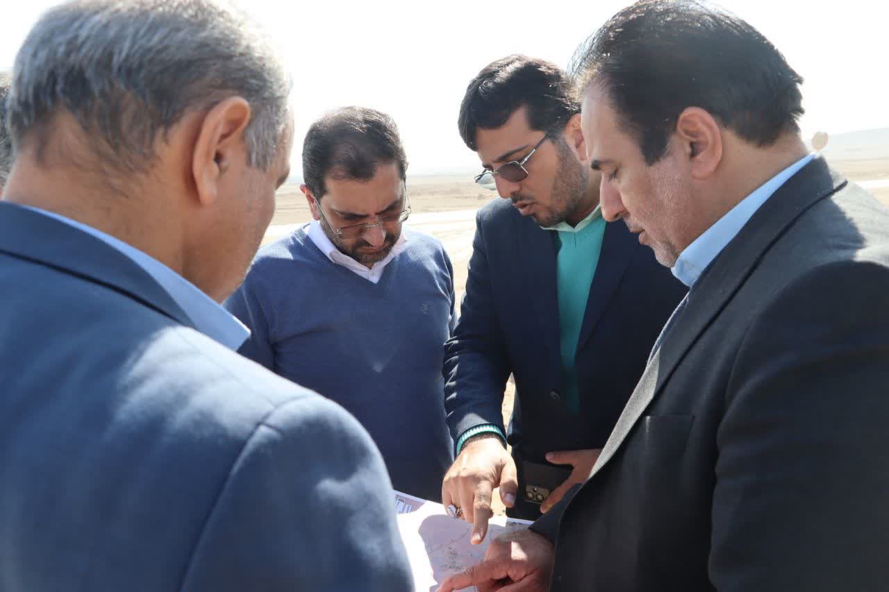معاون وزیر راه و شهرسازی از محل اجرای آزادراه نطنز–یزد–سیرجان و باند دوم کمربندی زارچ – اشکذر بازدید کرد