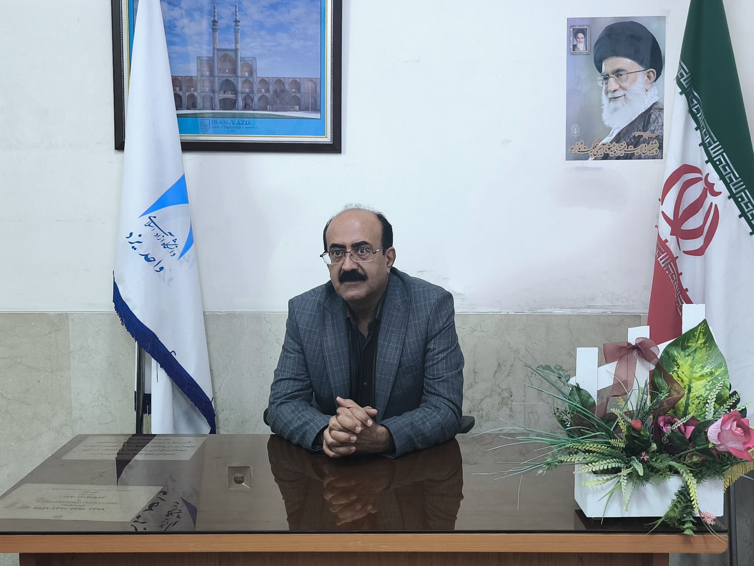 شاعر و پژوهشگر زبان و ادبیات فارسی:  مطالعه عمیق، شرط خلق آثار ماندگار در شعر آیینی است