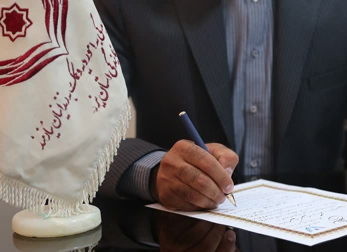 نذر پدری یزدی، گره از کار یک زندانی سید گشود