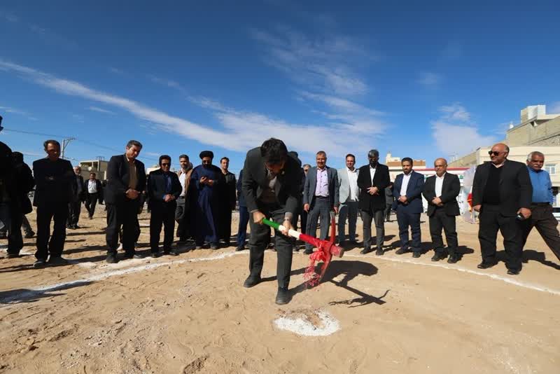 آغاز ساخت بوستان کوچه شرق یزد به مناسبت ایام الله دهه فجر